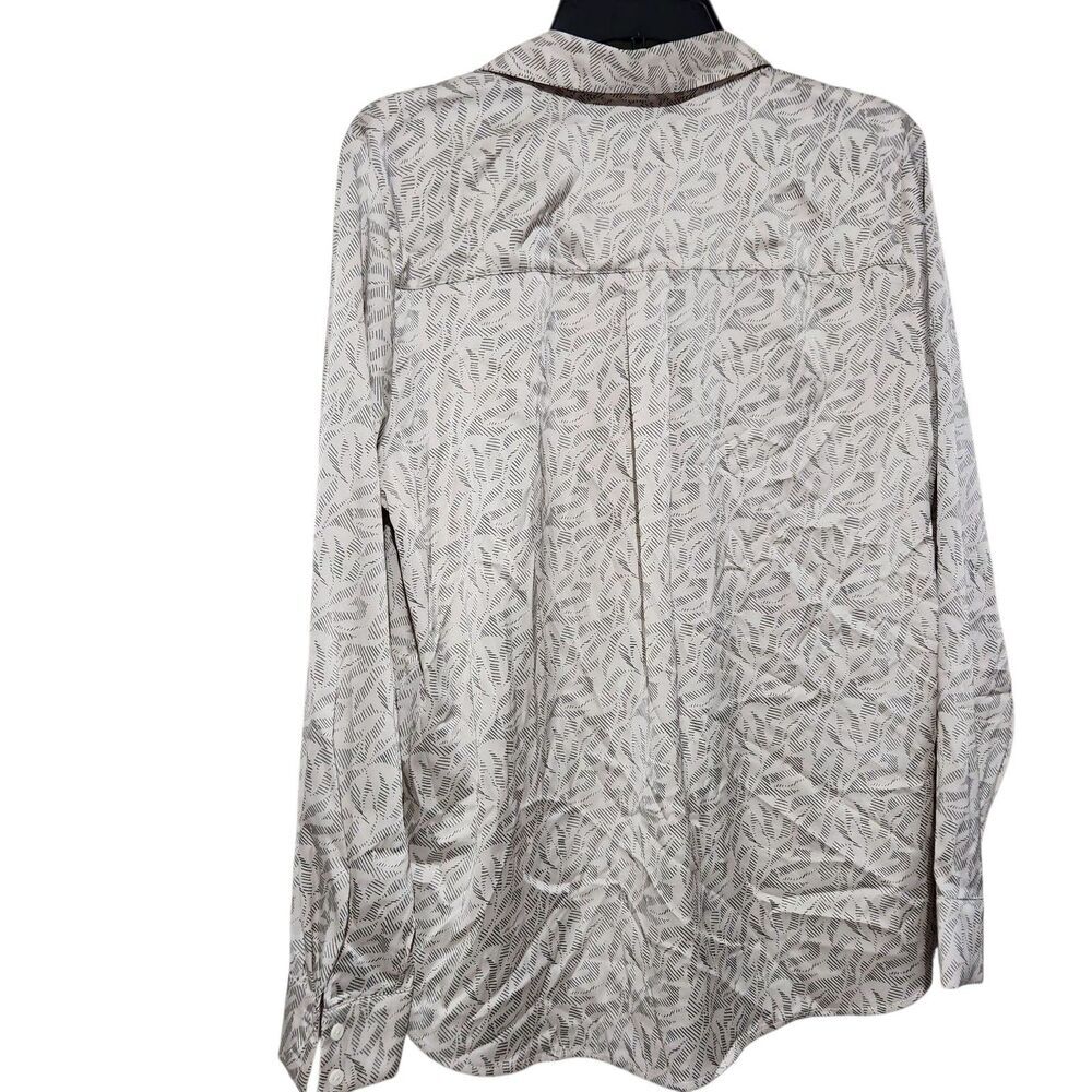 HM Silk Shirt Size Medium Hidden Buttons Long sleeve Lightweight - Picture 3 of 14